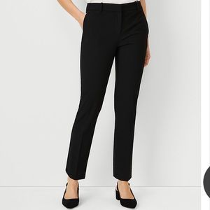 Ann Taylor bi-stretch ankle pants. Regular Size 4.